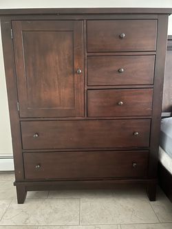 Queen bedroom set