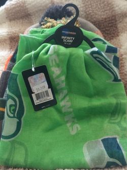 Seattle Seahawks Scarf And Keychain
