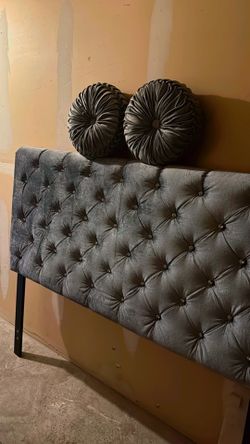 Queen Bedroom Set With Pillows