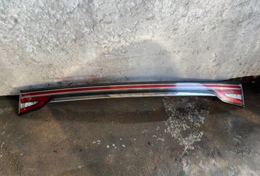2019-2023 Lincoln Nautilus Center Lid Gate Led Tail Light Used