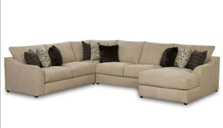 Brand New! 4pc huge Sectional😍
Take it home with $49down
Hablamos Español Y Financiamos 🙋