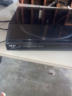 Akai AP-A101 semi automatic turntable