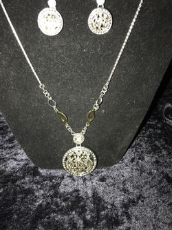 Earring and necklace set