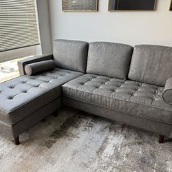 Couch - Sectional - Gray 