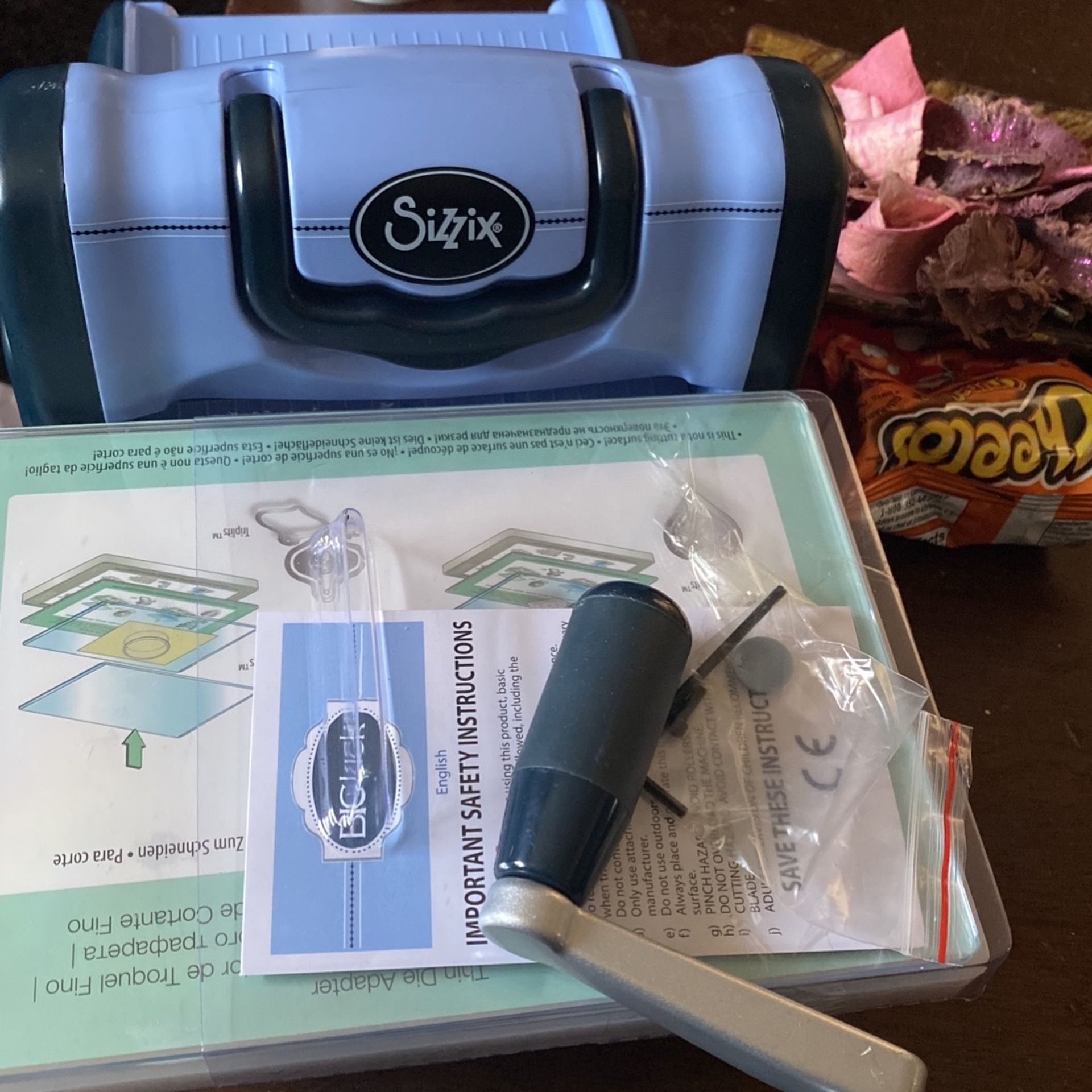 BIG kick  Sizzix  Cutting Machine 