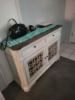 Dinning table