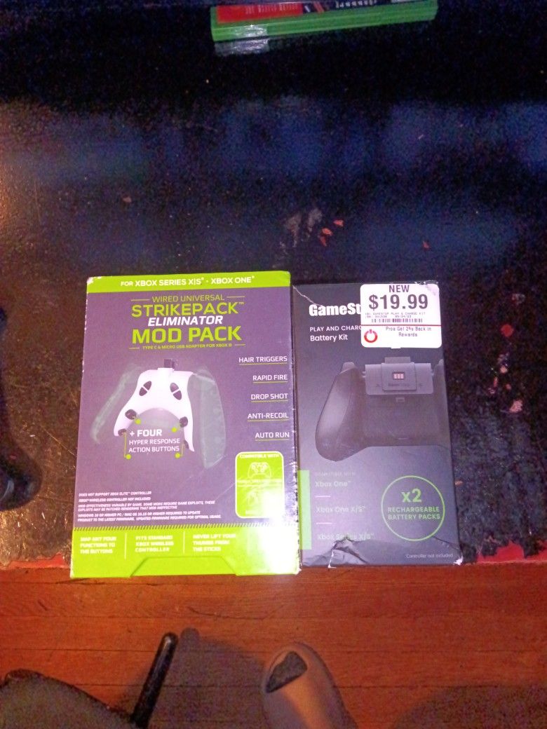 Xbox Strikepack And Rechargeable Battery Pack