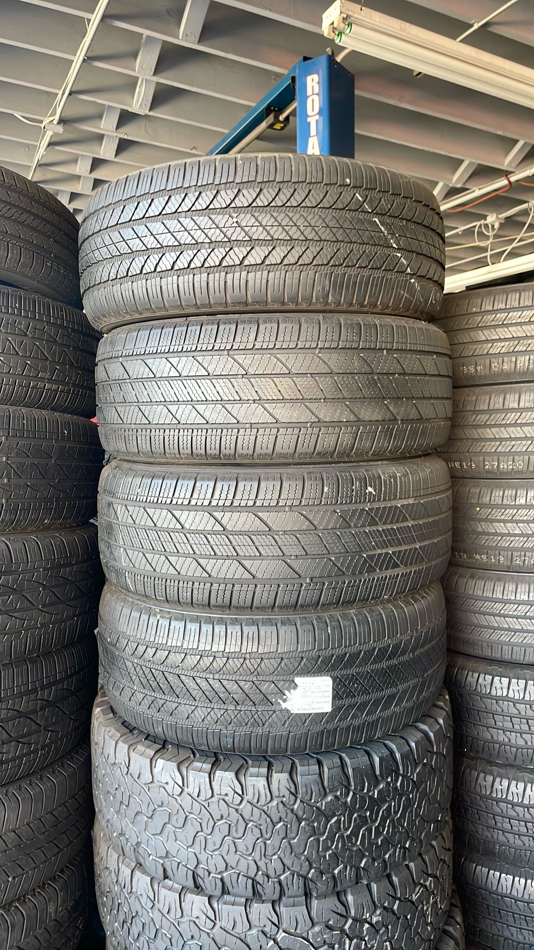 275/55R20 Marca Bridgestone Usadas En Muy Buenas Condiciones De Vida