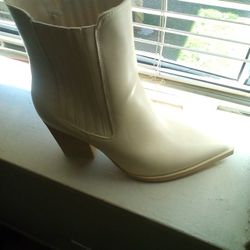 Women Boots Size 10
