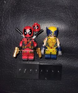 New Bloodied Deadpool & Wolverine Minifigures Set