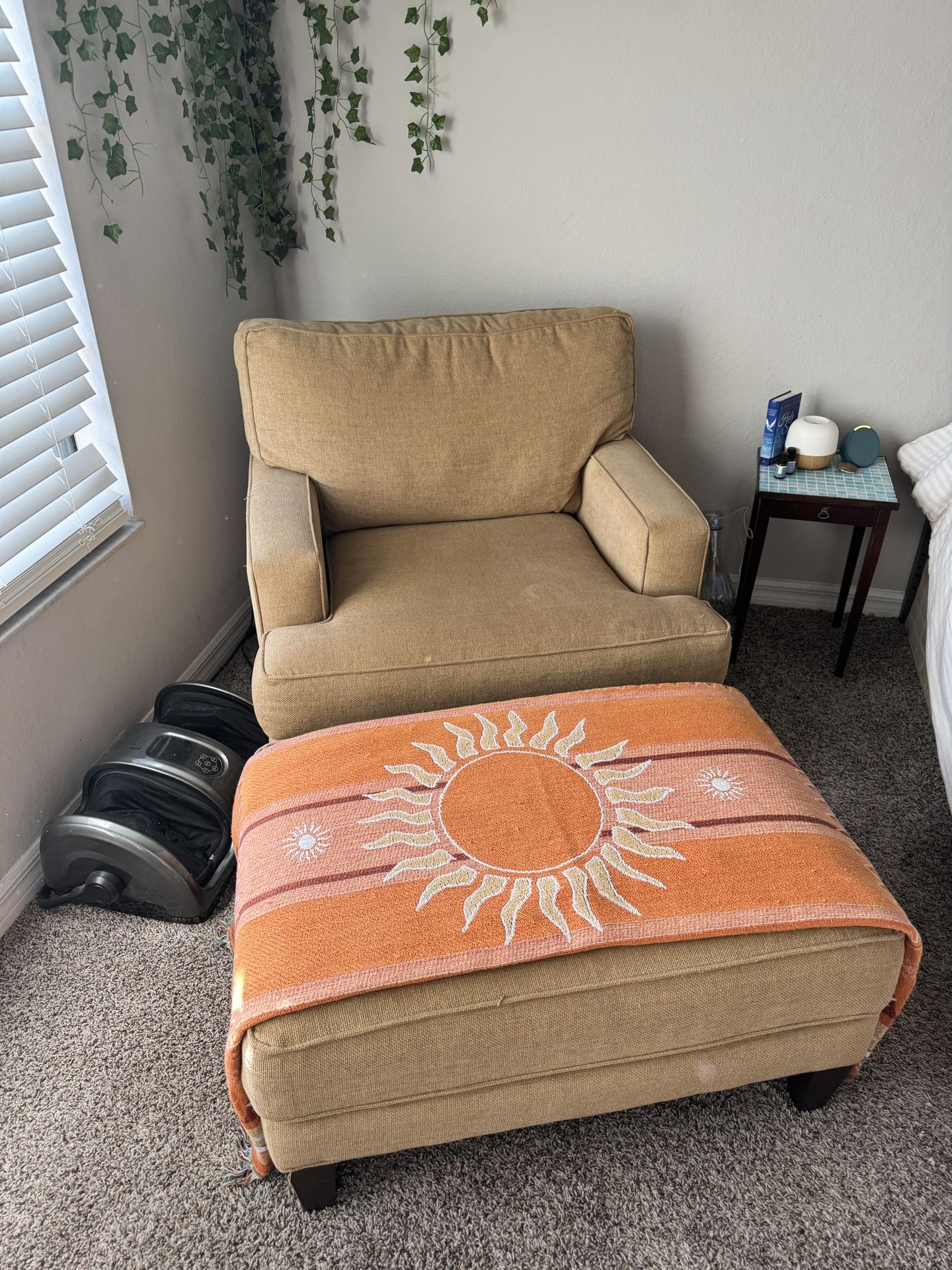 Pier 1 imports Tan Accent Reading Chair with matching Ottoman