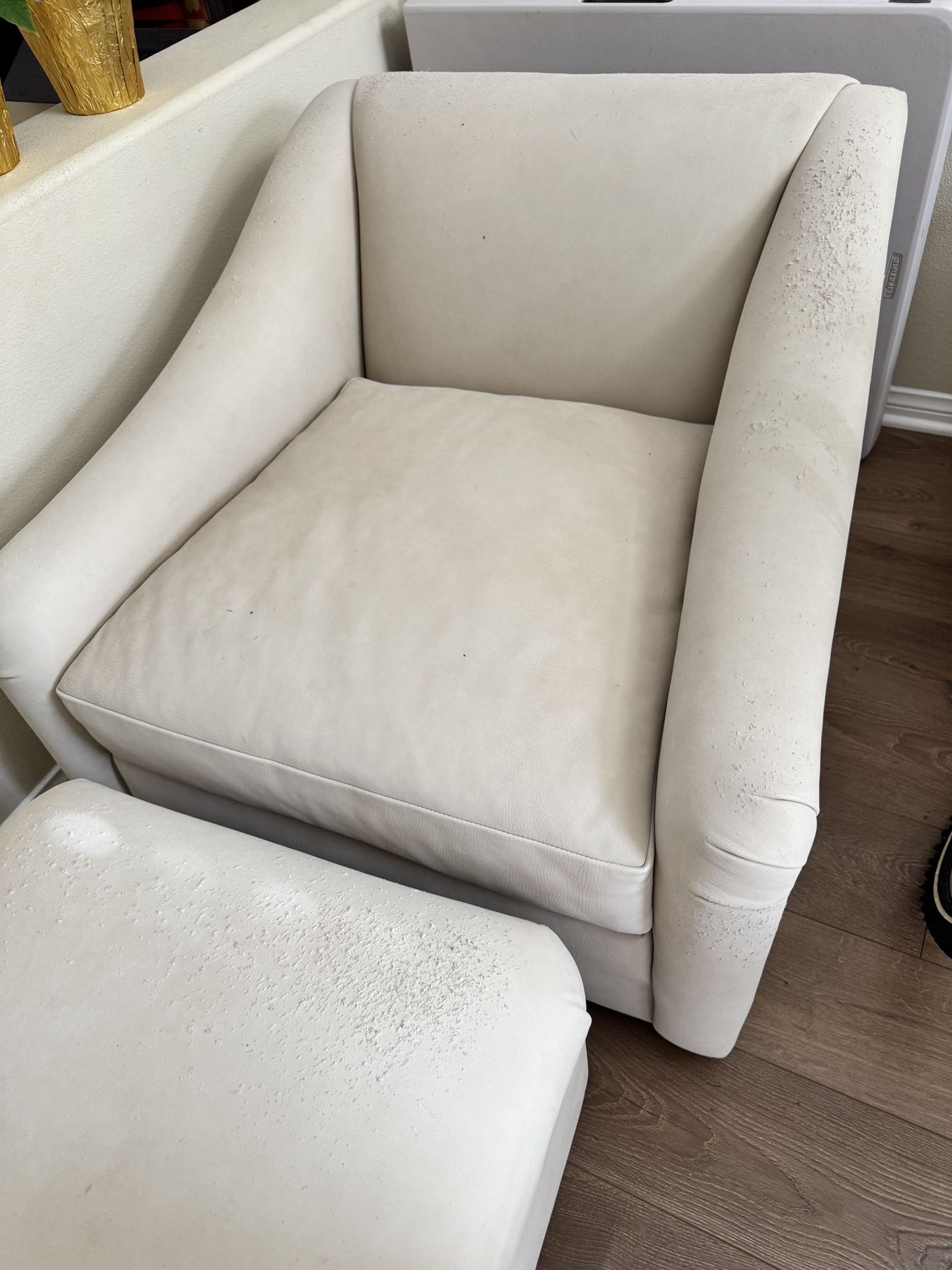 Free chair and Ottoman