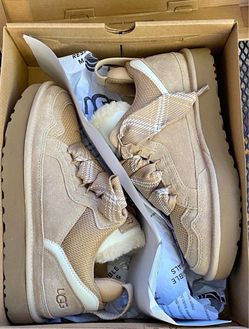 Ug shoes Size 8 Womens