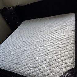 King Size PUFFY (Lux)  Bed