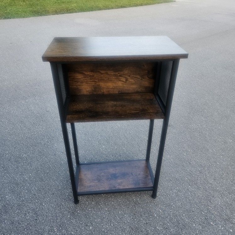 SIDE TABLE. W9IN HI 20IN WIDE 11IN DEEP