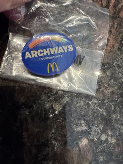 McDonald’s Archways to Opportunity 2016 Collectible Employee Pin