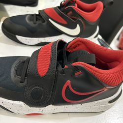 Nike Shoes Size 6 1/2