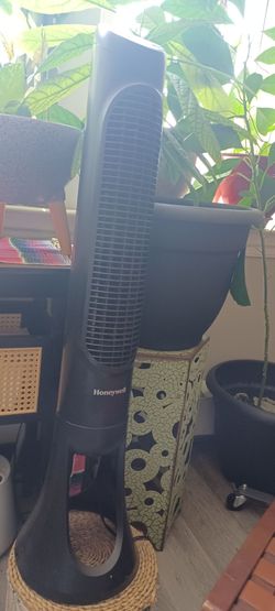 Honeywell oscillating tower fan