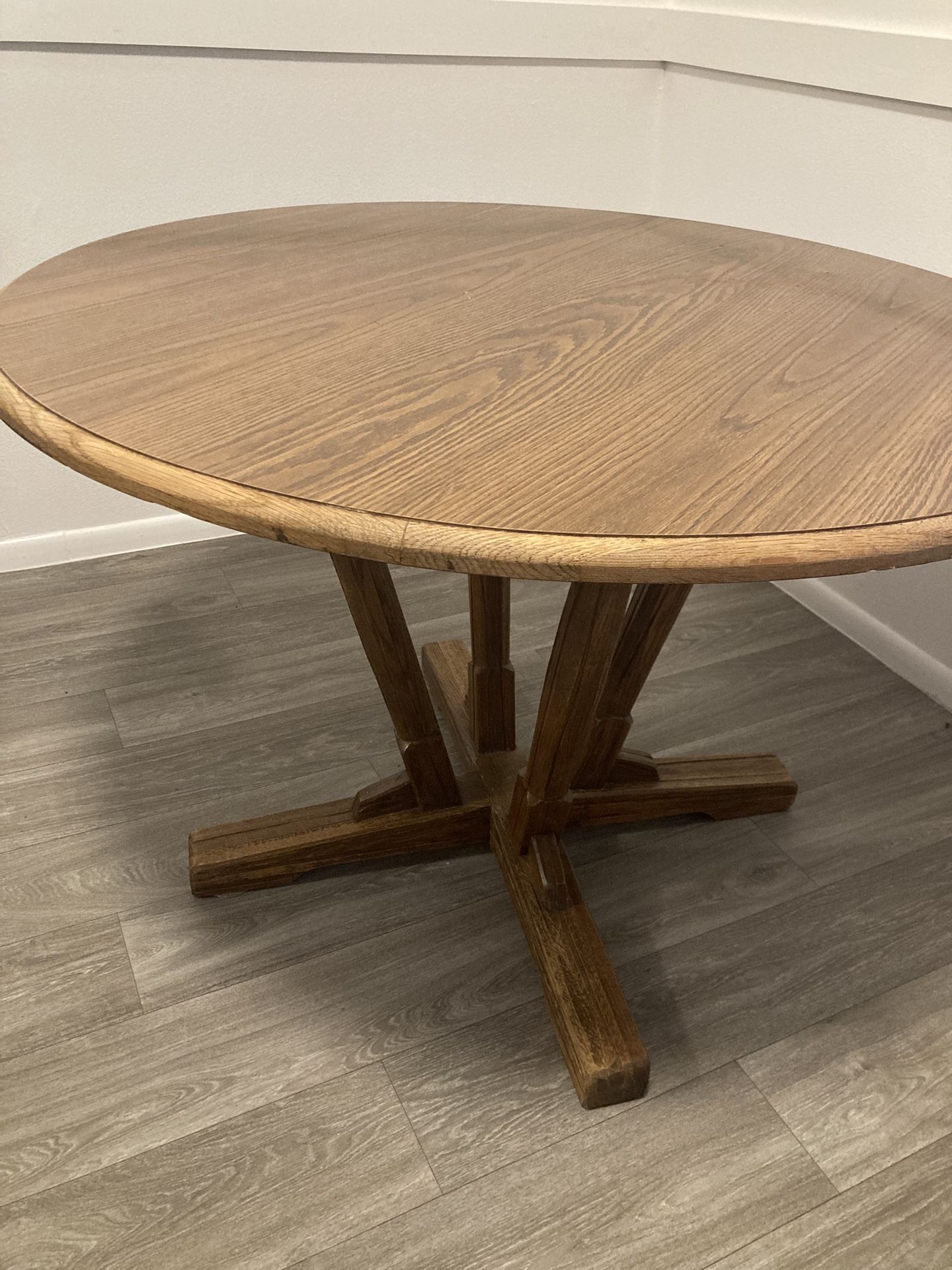 Round Kitchen table