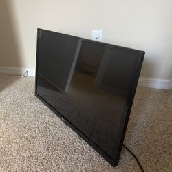 LG 32" Class 720p LED TV w/mount