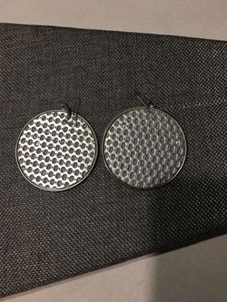 Diamond accent earrings$1(pic doesn’t do justice)