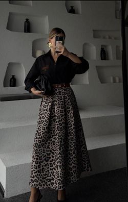 Gucci- Woman’s Shirt Belt And Skirt Set -
