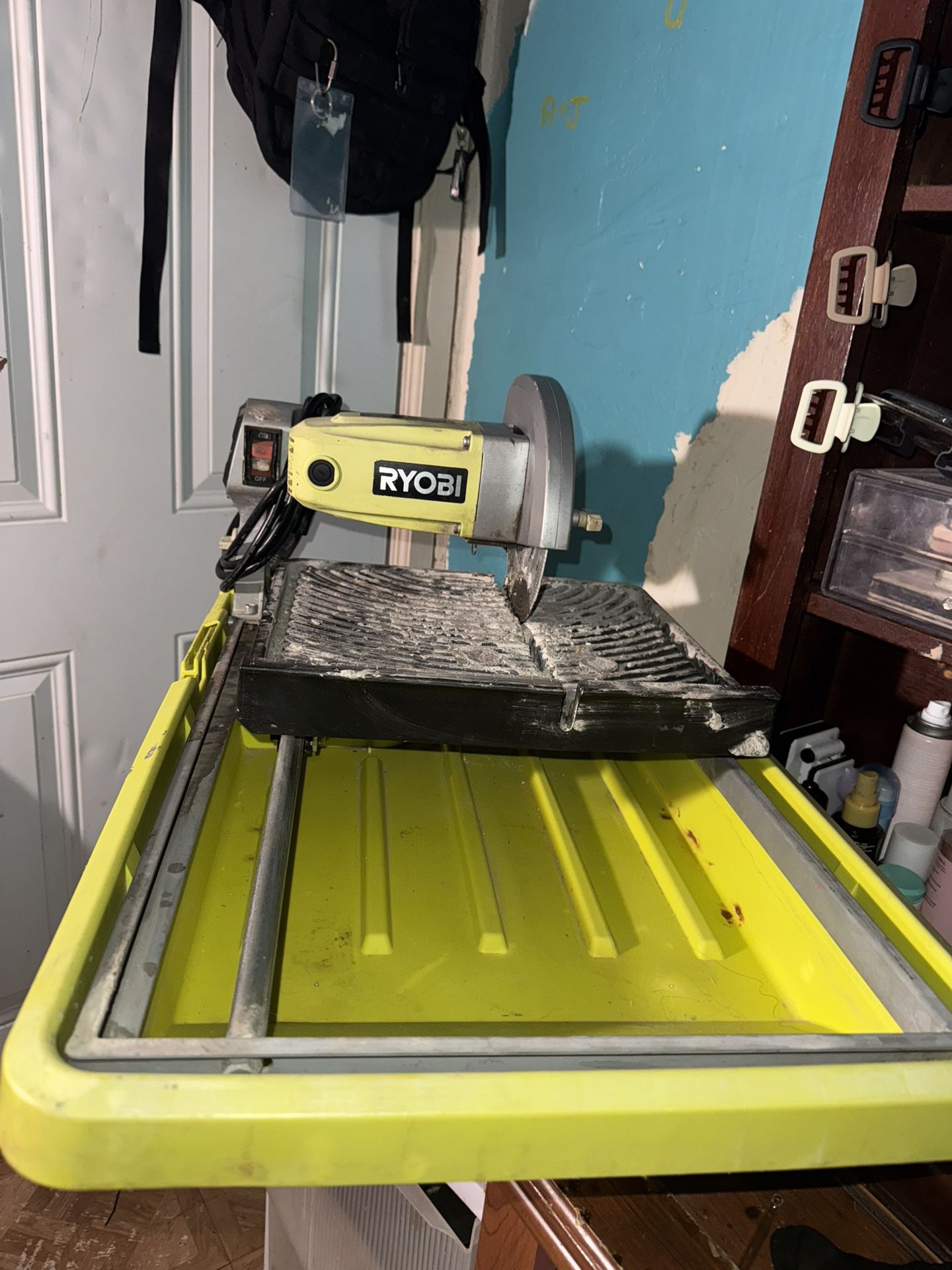 **RYOBI **      Wet Tile Saw 