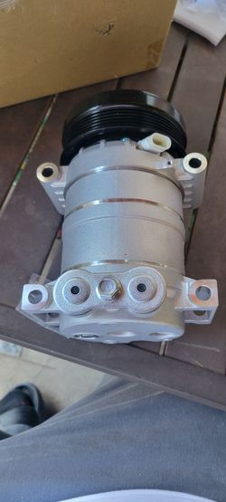 1995----1999 Chevy Tahoe, k 1500, suburban, c1500 A/C compressor