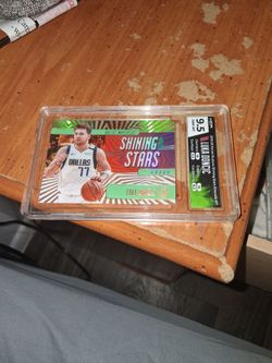 Luka Doncic Shining Stars emerald #17 9.5 grade