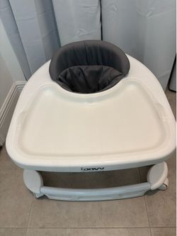 Joovy walker with wheels