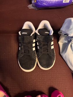 Boys size 3 Adidas
