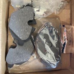Detroit Axle Brake Pads 