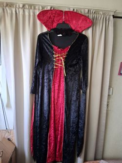 Young Adult/Teen Costume Victorian Vampiress Dress Size Large 12/14