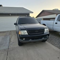 2005 Ford Explorer V8