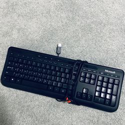 Microsoft wired keyboard - in great condition