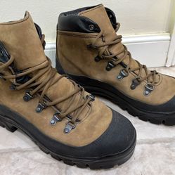Military Surplus Bates Mountain Hiker GoreTex Combat Boots, 10.5 R, Excellent 