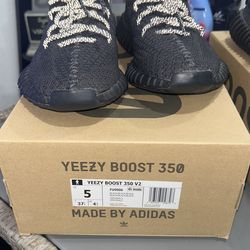 Brand New Yeezy 🚨