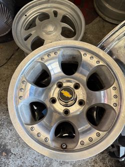 15” 4 wheels 5 lug 1998 chevy 1500