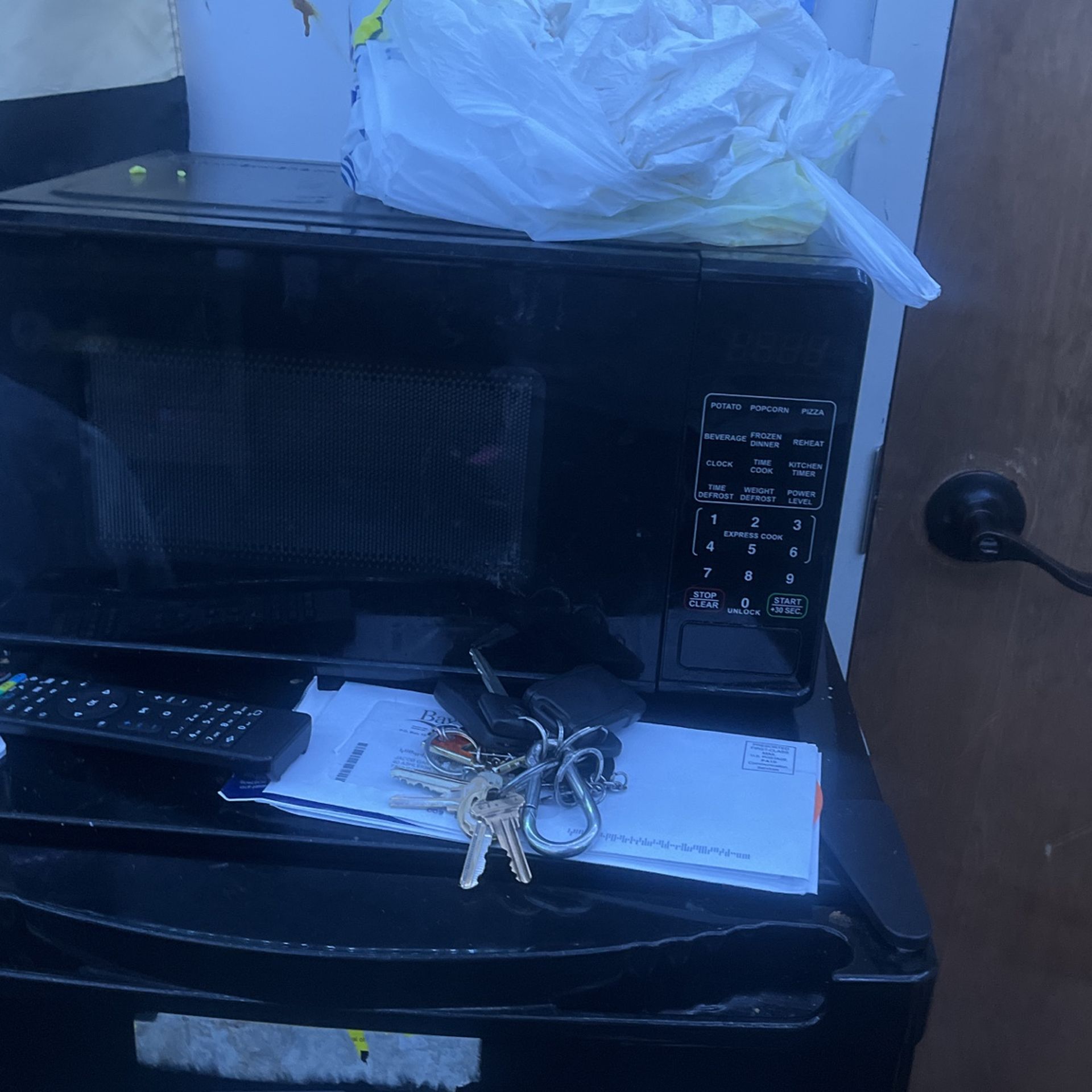 700 Watt Microwave