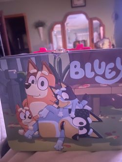 The BLUEY 2021 Ludo Studios  Metal Lunchbox- Family & Friends