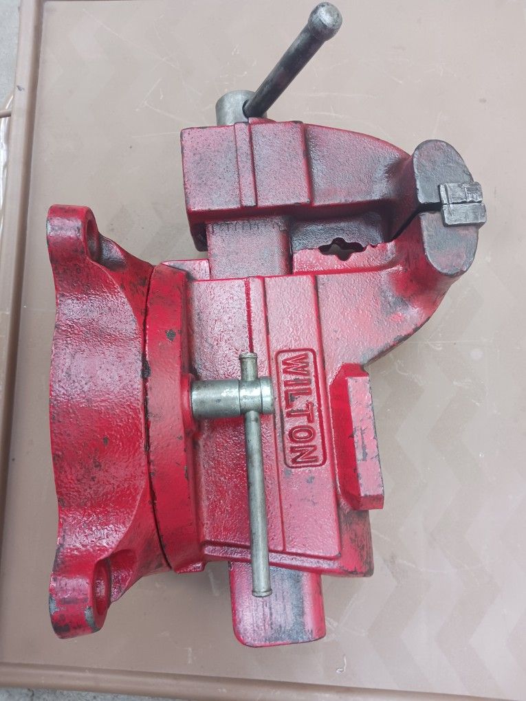 Vintage 6" Wilton Vice Bench Heavy Duty (61 Pounds Weight) Made In USA Vintage 6" Wilton Vice Bench Heavy Duty (61 Pounds Weight) Made In USA