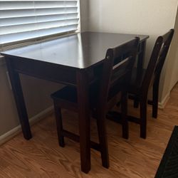 Children’s Desk With 2 chairs 