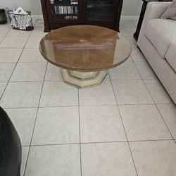 Round coffee table 40 in wide