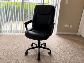 Executive Office Chair – Black Leather, Adjustable & Comfortable