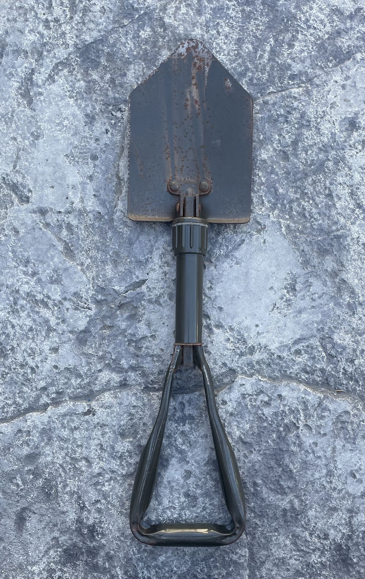 Military Green Bi-Fold Entrenching Shovel Tool 23” Long