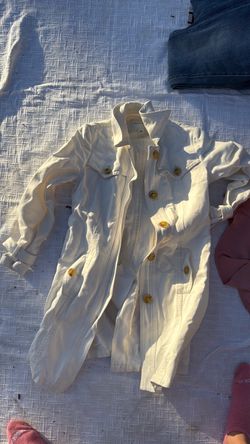 100% COTTON WHITE BANANA REPUBLIC COAT