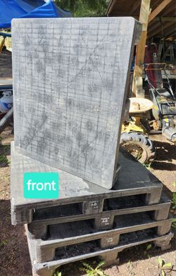 Plastic Pallets / Platforms