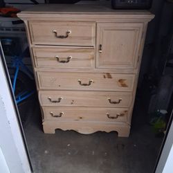 Dresser 