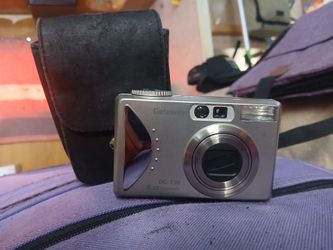 Gateway digital camera