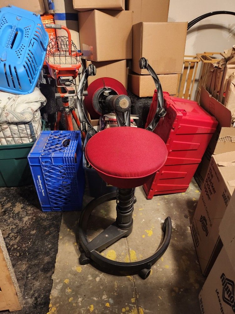 Aeris Swooper Stools